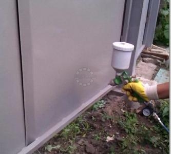 Cheboksary. Gruntovka metallicheskoy poverhnosti